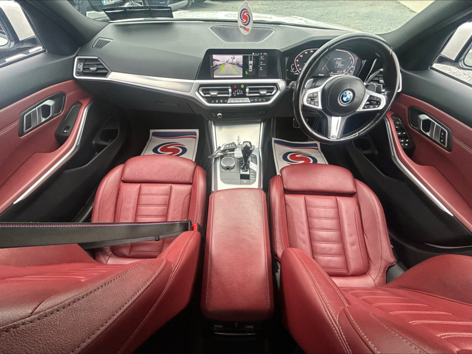 2022 BMW 3 Series - image 2