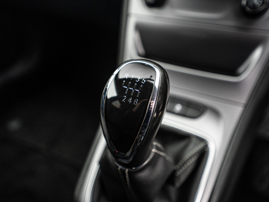 2016 Opel Astra - image 25