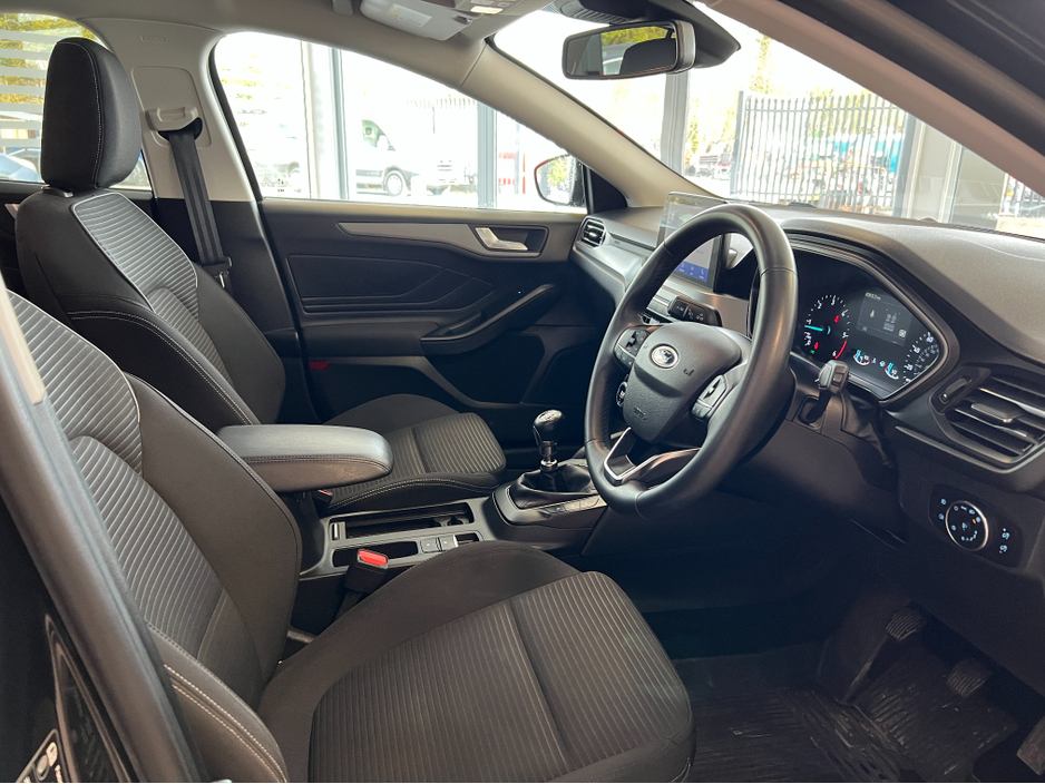 2023 Ford Focus - image 9