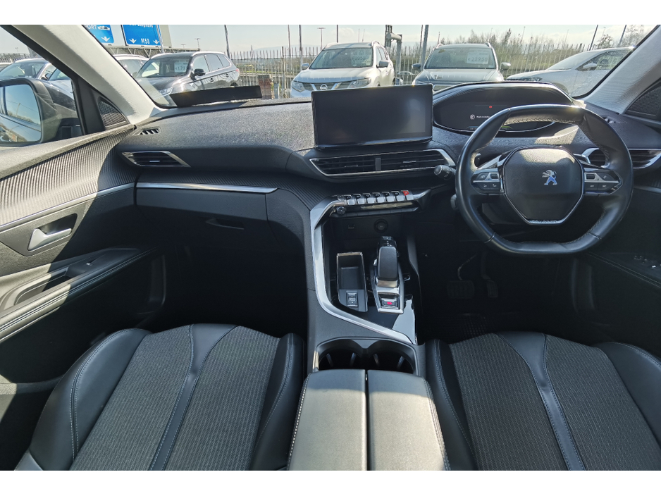 2022 Peugeot 3008 - image 12