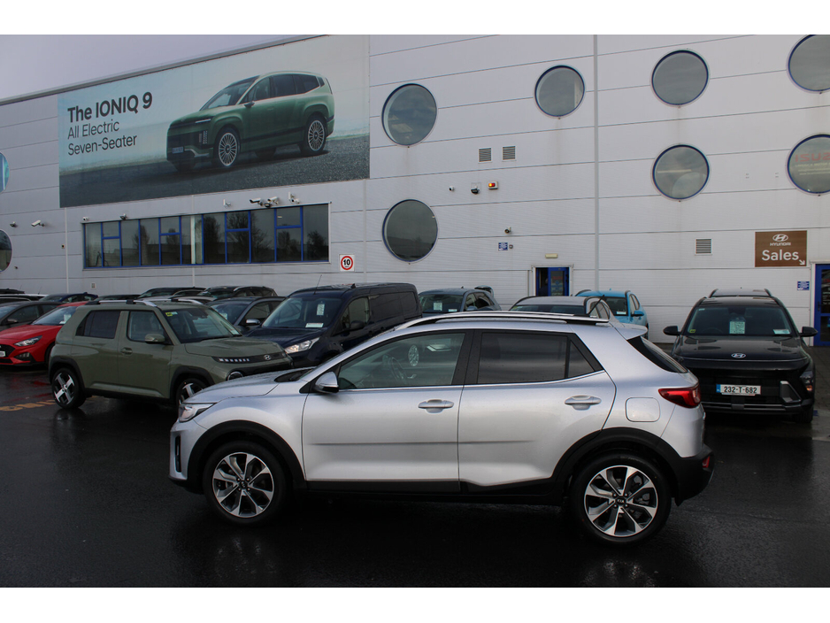 2019 Kia Stonic - image 2