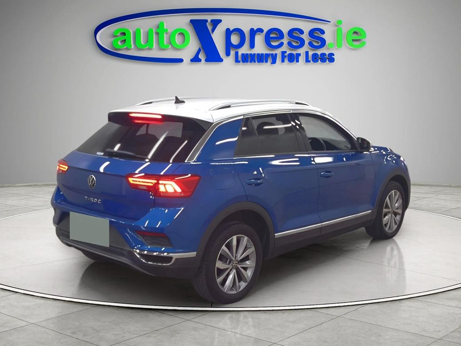 2021 Volkswagen T-Roc - image 3