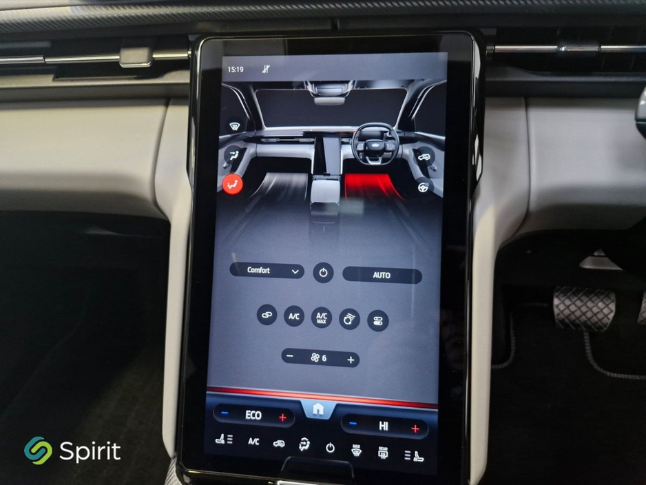 2025 Ford Explorer - image 15