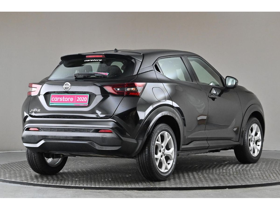 2020 Nissan Juke - image 8