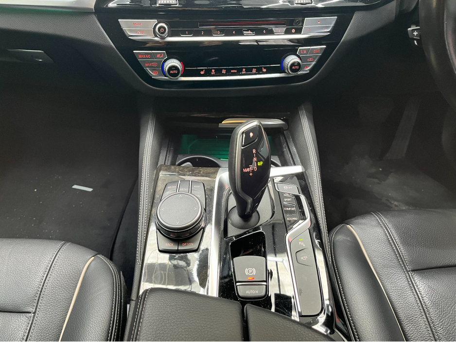 2019 BMW 5 Series - image 22