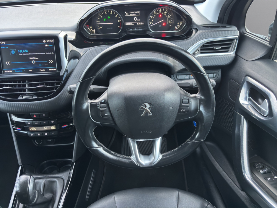 2017 Peugeot 2008 - image 13