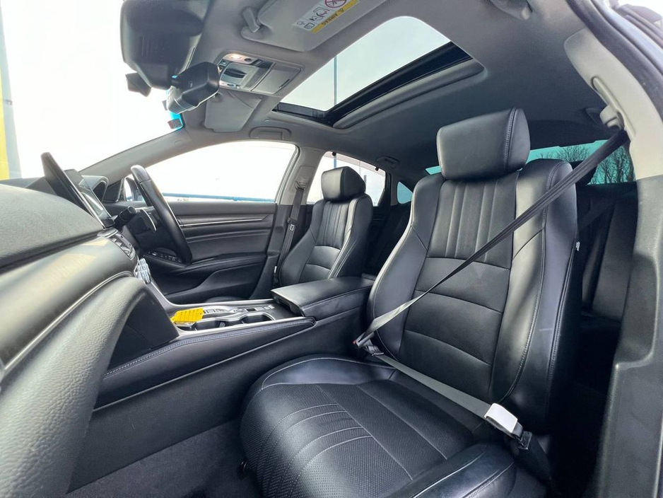 2020 Honda Accord - image 2