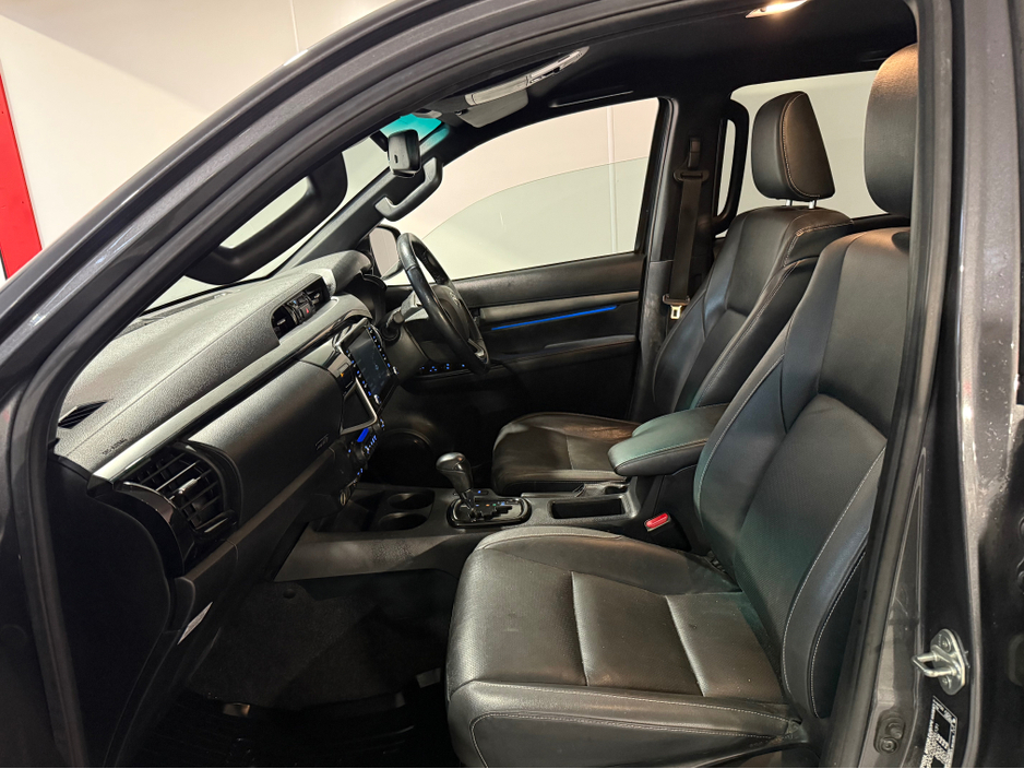 2023 Toyota Hilux INVINCIB X D-4D 4WD INVINCIBLE DCB