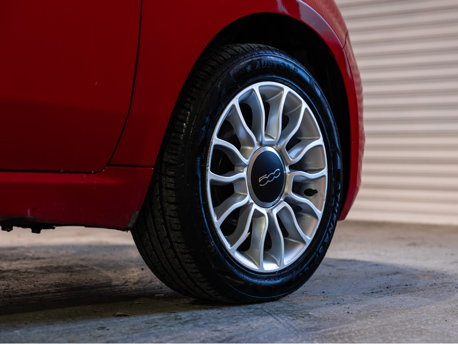 2016 Fiat 500 - image 11