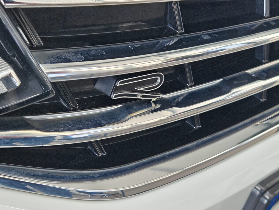 2023 Volkswagen Tiguan - image 4