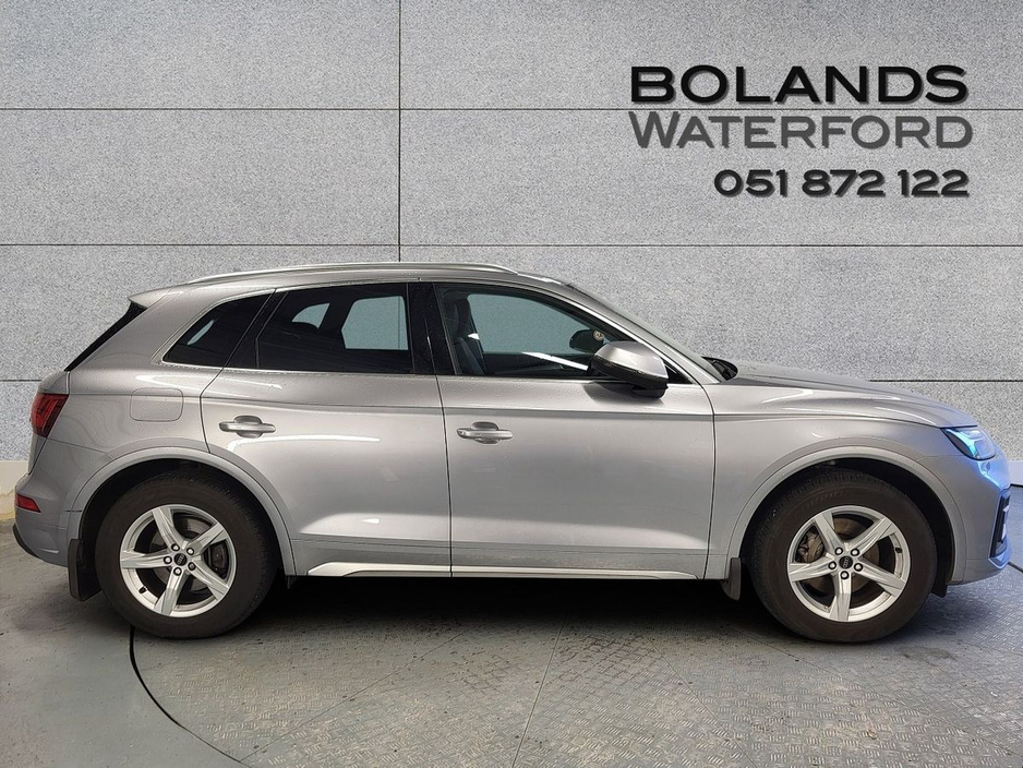 2025 Audi Q5 - image 3