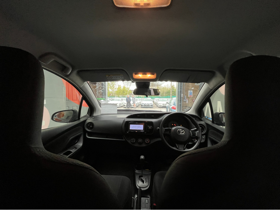 2018 Toyota Vitz - image 12