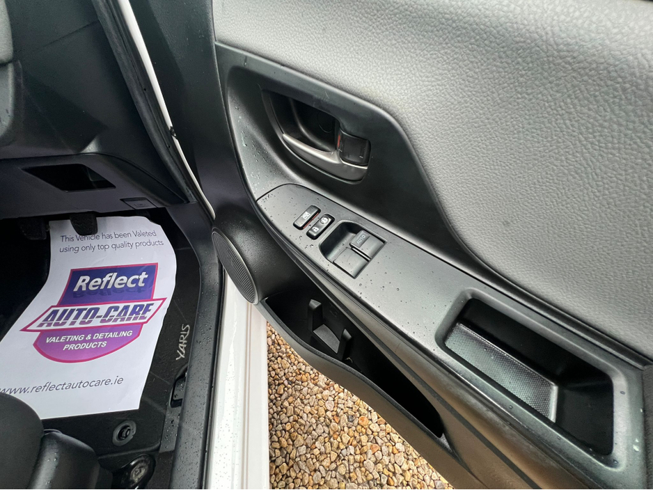 2017 Toyota Yaris ==STUNNING 1.0 LUNA//REVERSING CAMERA//NEW NCT//SERVICED== €10,950