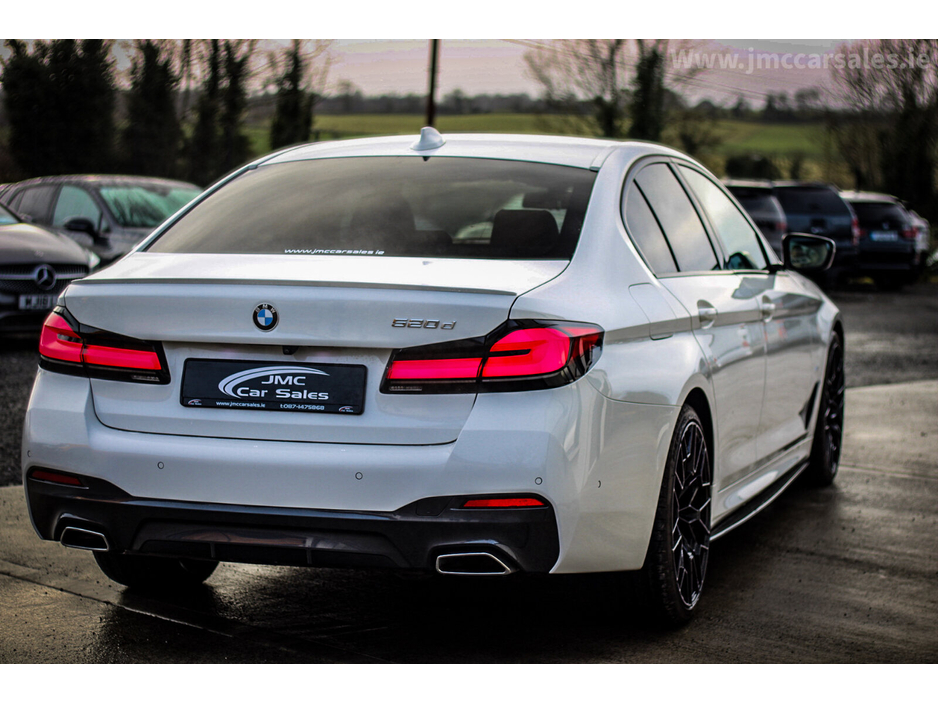 2021 BMW 5 Series - image 8