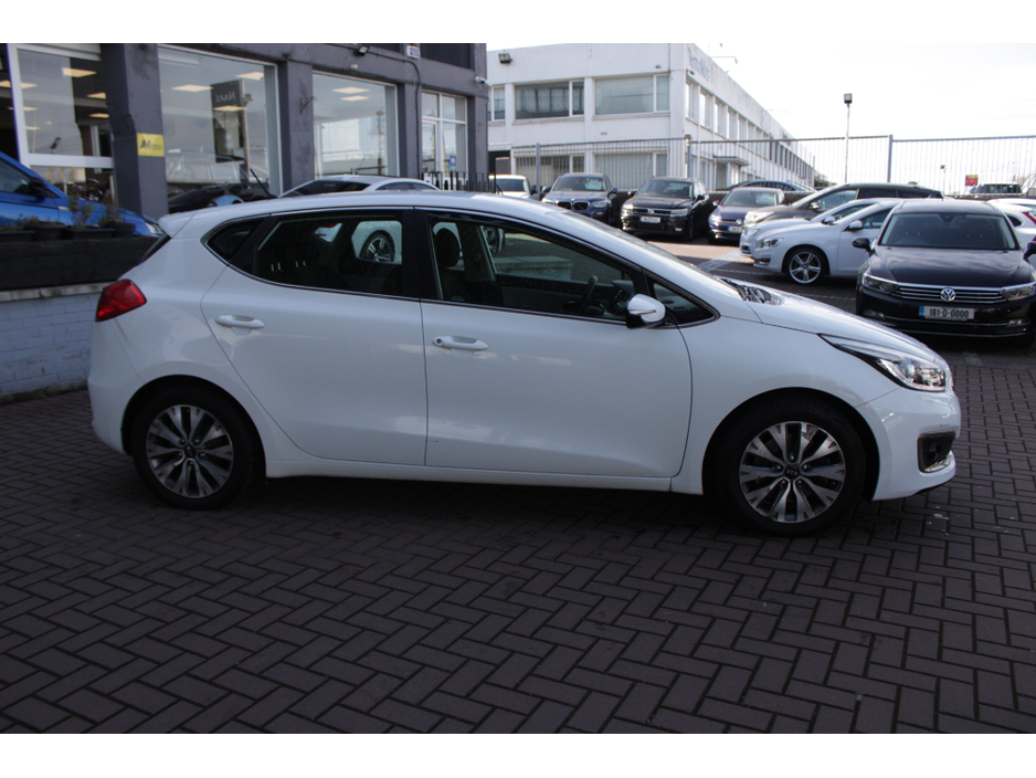 2016 Kia Ceed - image 3