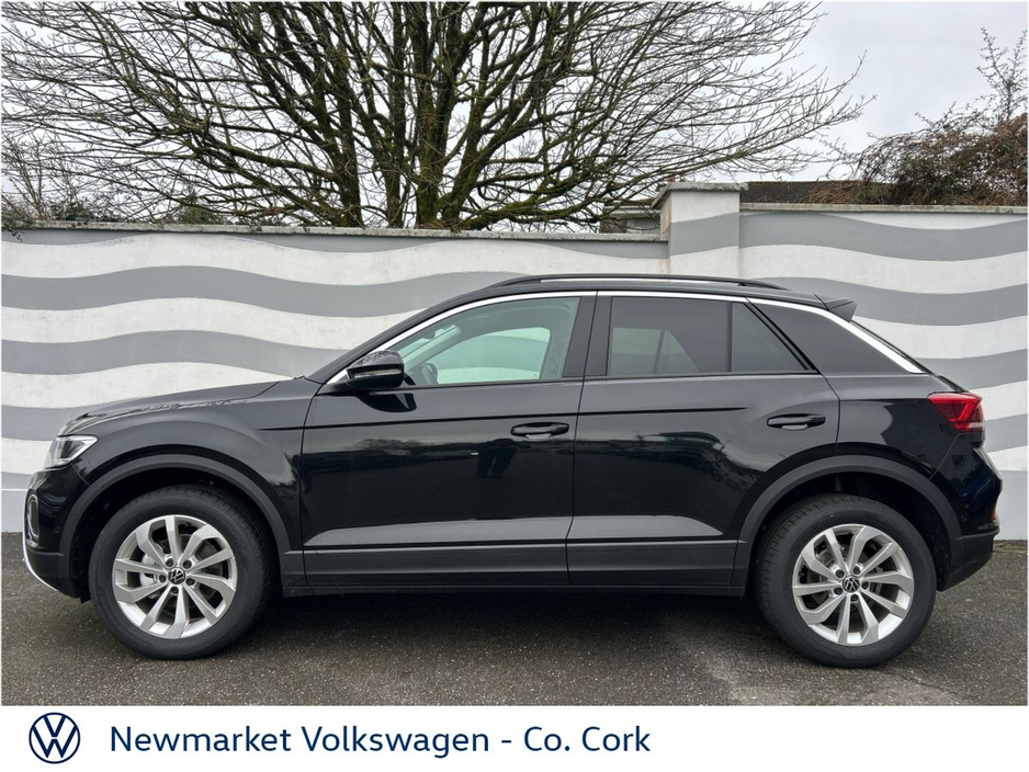 2026 Volkswagen T-Roc - image 23