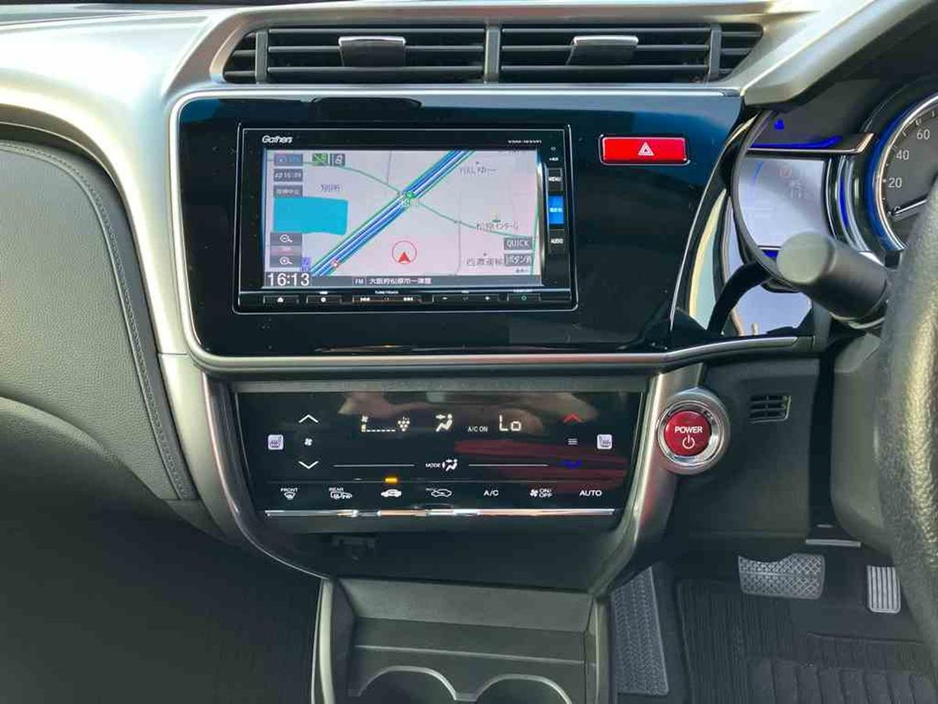 2016 Honda Grace - image 10