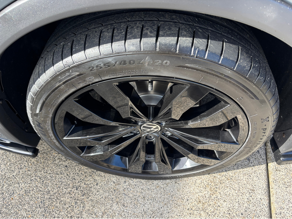 2022 Volkswagen Tiguan - image 27