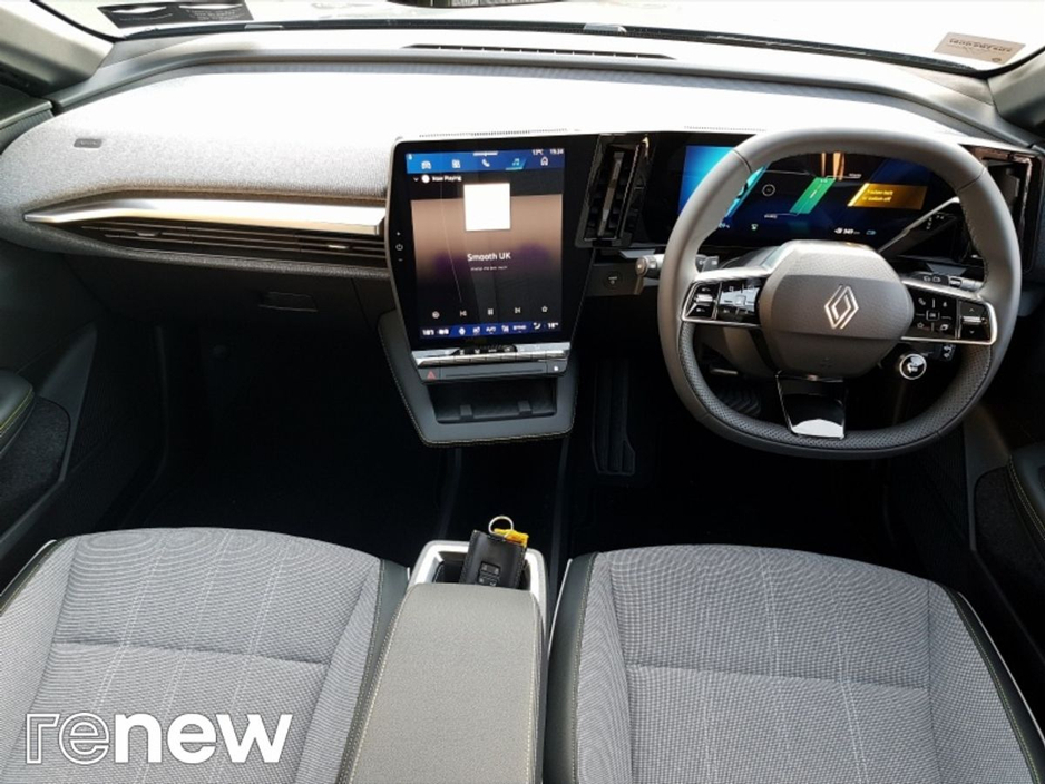 2026 Renault Megane - image 2