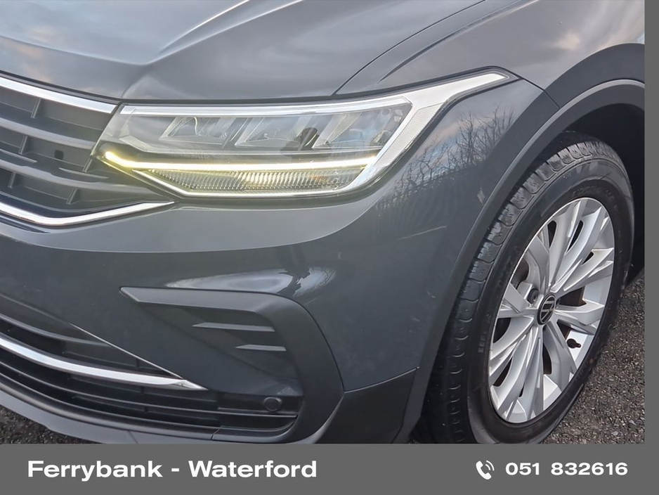 2021 Volkswagen Tiguan - image 4