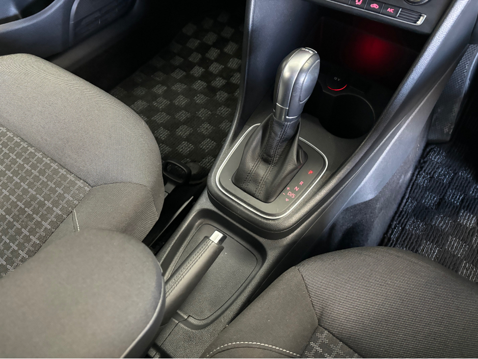 2016 Volkswagen Polo - image 11