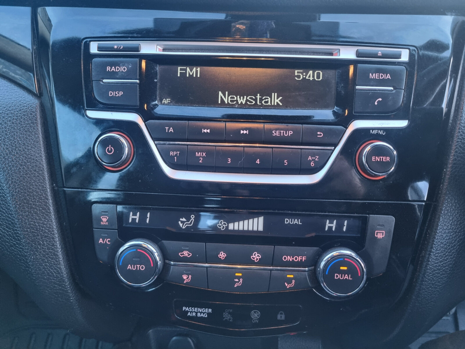 2015 Nissan Qashqai - image 8