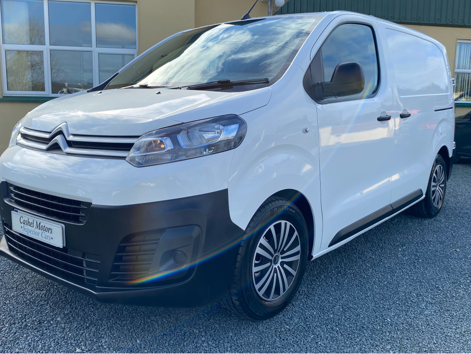 2017 Citroen Dispatch - image 3