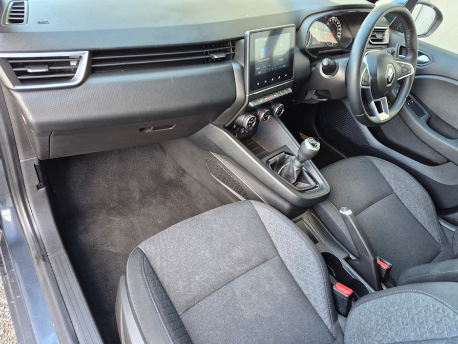 2022 Renault Clio - image 11