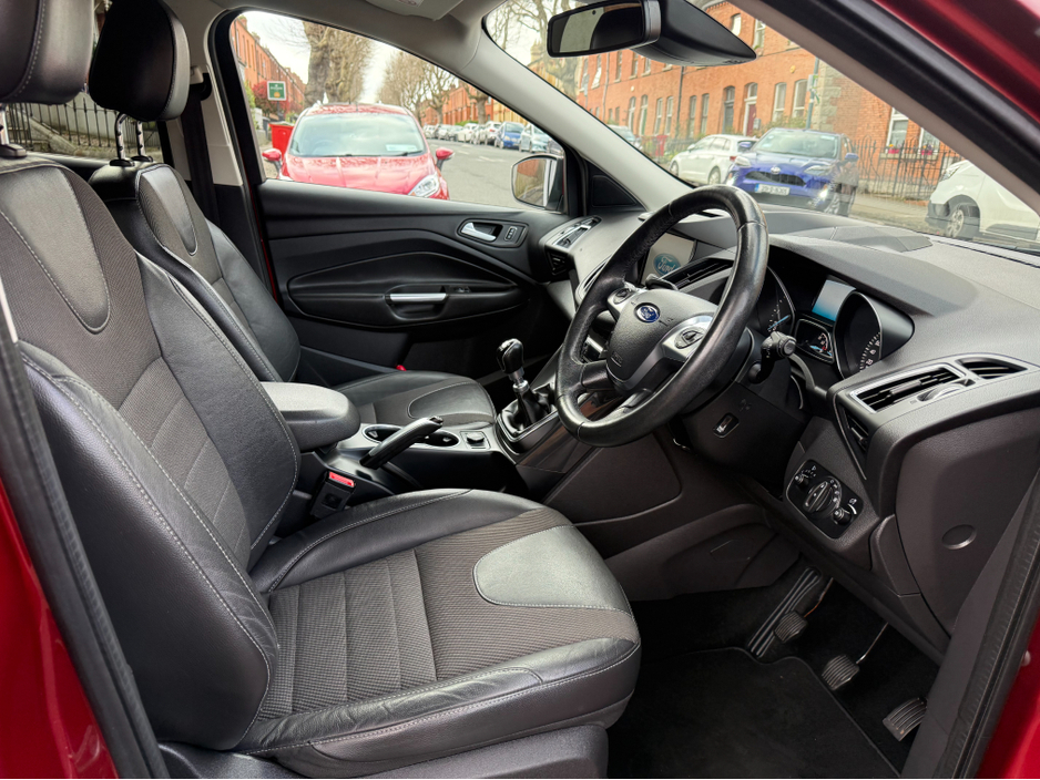 2016 Ford Kuga - image 13