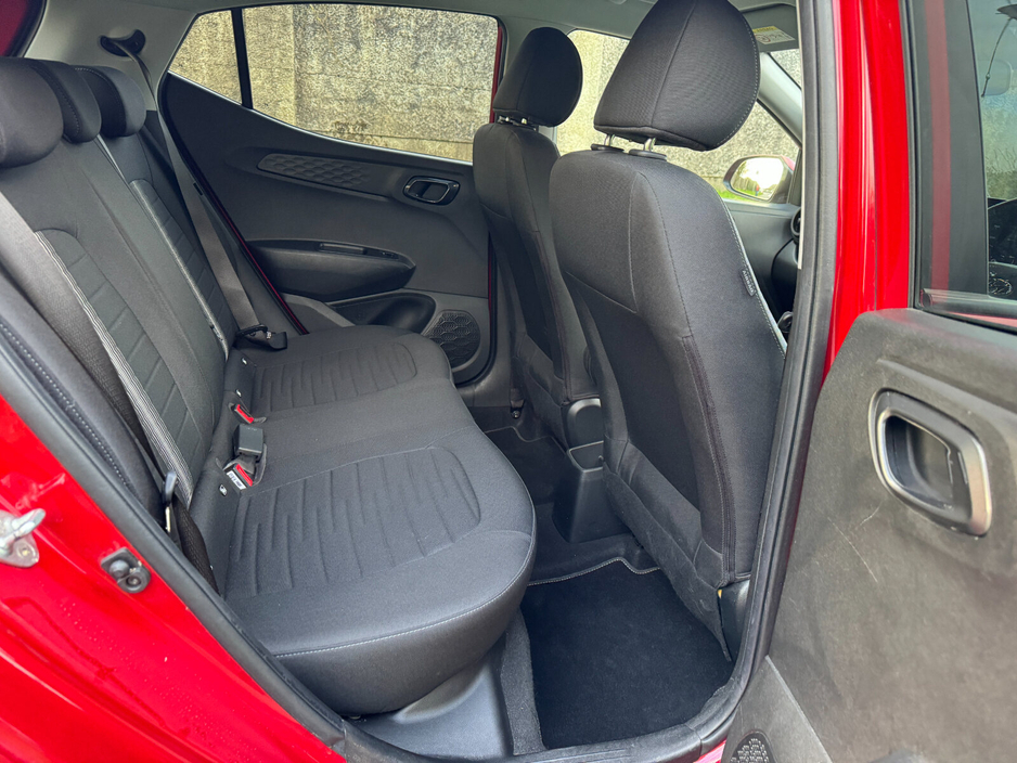 2023 Hyundai i10 - image 12