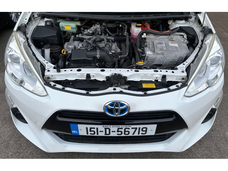 2015 Toyota Aqua - image 8