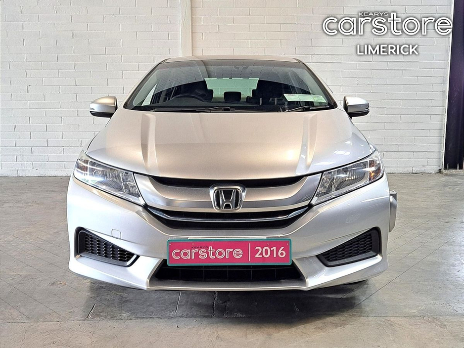 2016 Honda Grace DAA-GM4 4 DR AUTO €14,990