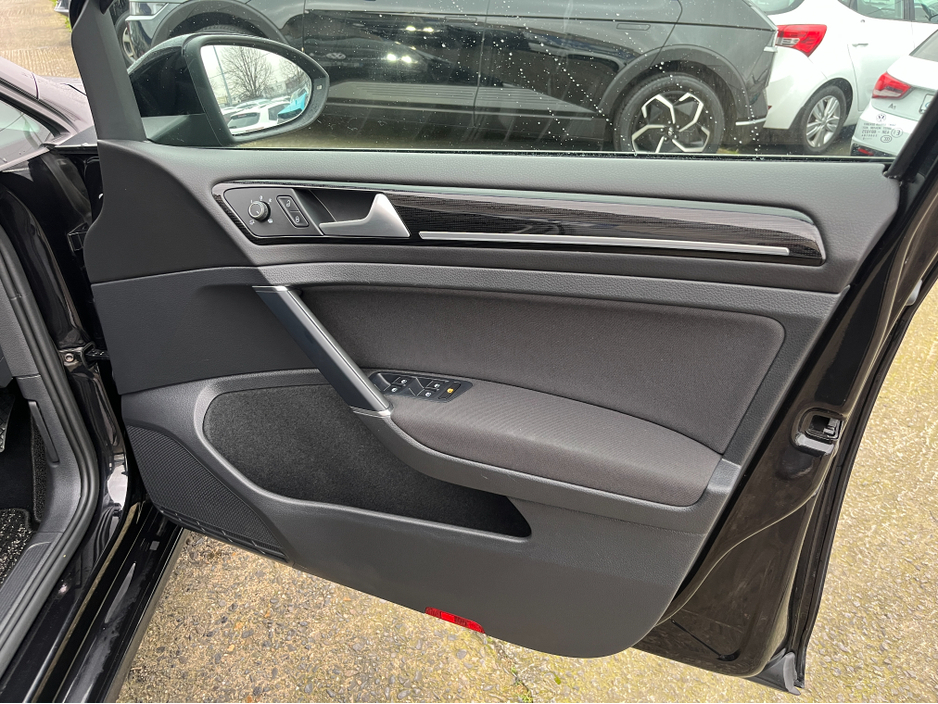 2019 Volkswagen Golf HIGHLINE AUTOMATIC 1.4 PETROL //REVERSE CAMERA//ADAPTIVE CRUISE CONTROL//KEYLESS ENTRY//BLIND SPOT WARNING// €18,950