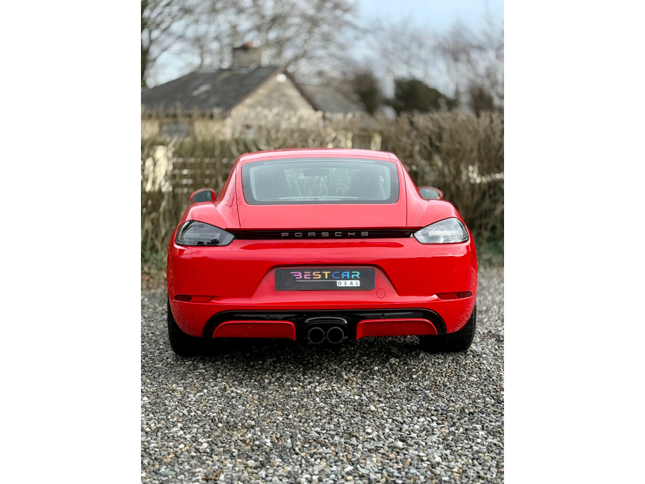 2018 Porsche 718 - image 9