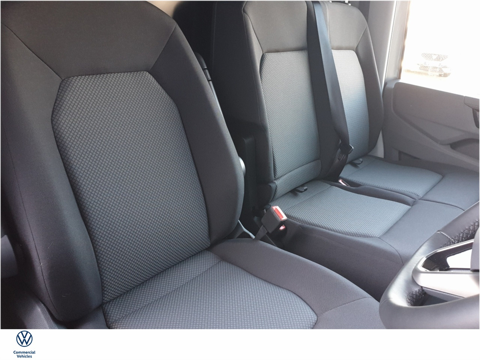 2025 Volkswagen Crafter - image 10