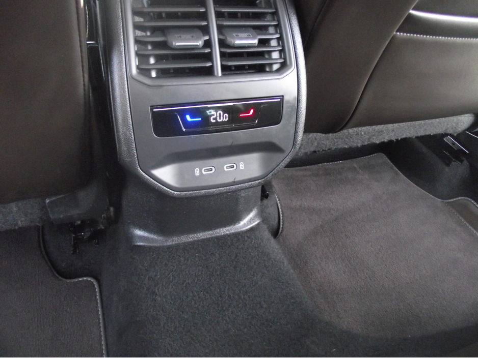 2022 SEAT Leon - image 15