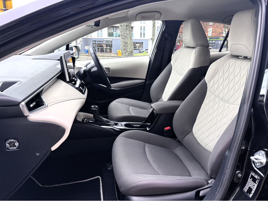 2022 Toyota Corolla - image 6