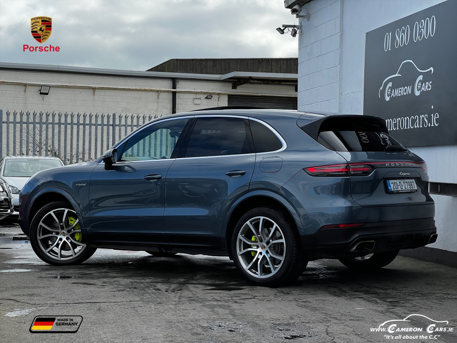 2020 Porsche Cayenne - image 2