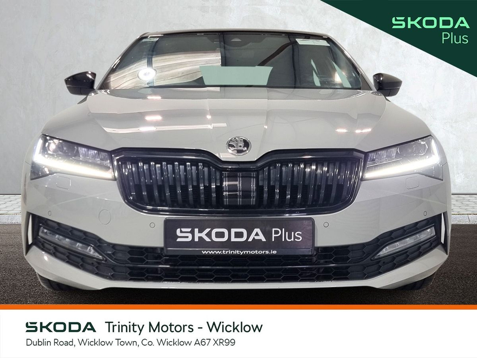 2023 Skoda Superb - image 12
