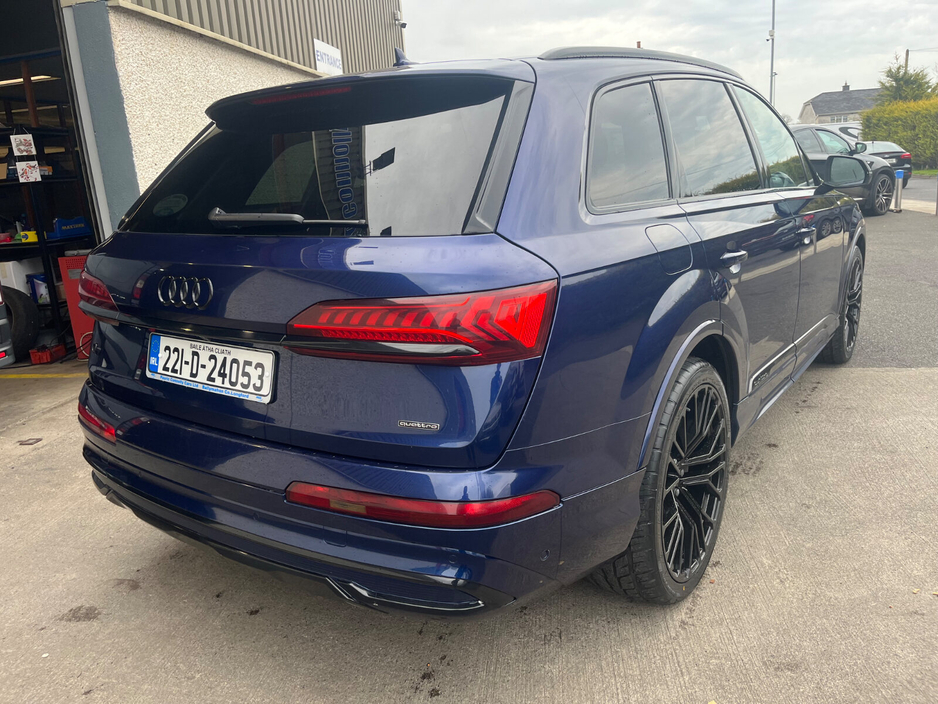 2022 Audi Q7 - image 14