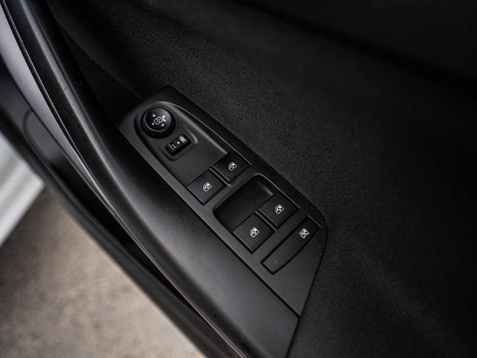 2016 Opel Astra - image 26