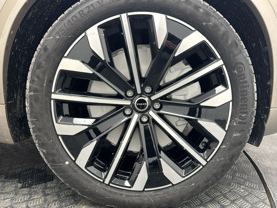 2026 Volvo XC90 - image 5