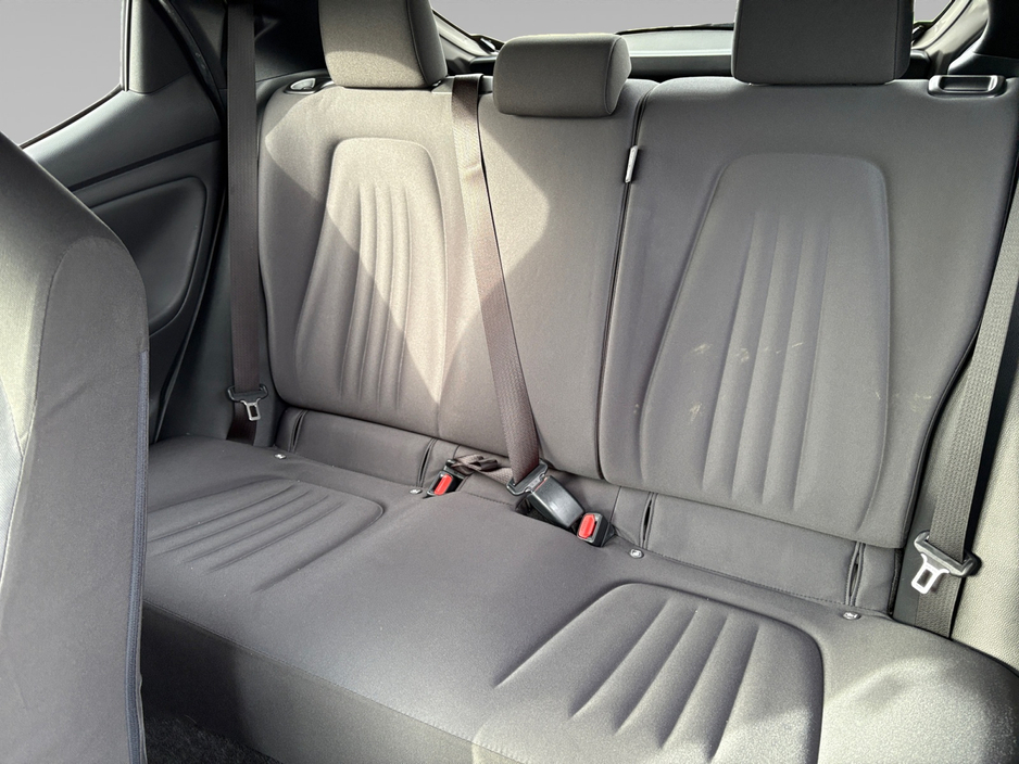 2020 Toyota Yaris - image 14