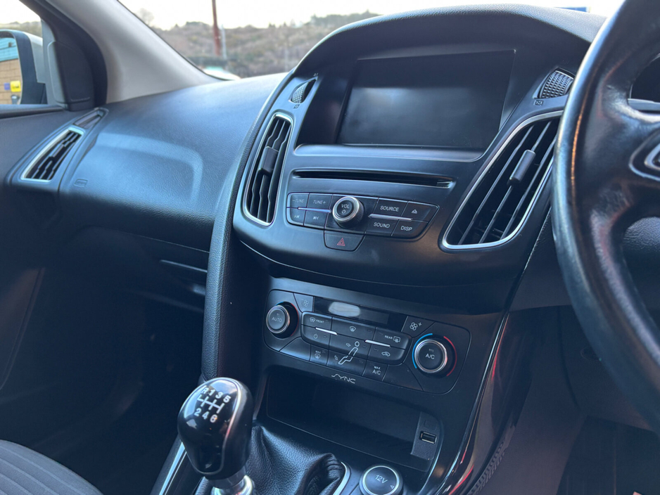 2015 Ford Focus - image 7