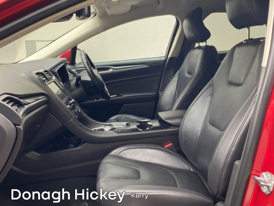 2021 Ford Mondeo - image 4