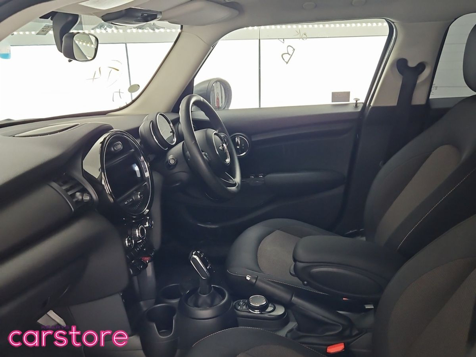 2019 MINI Hatch - image 12