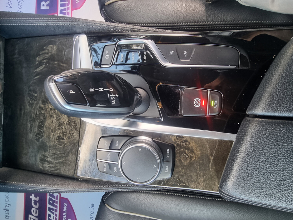 2018 BMW 5 Series - image 12