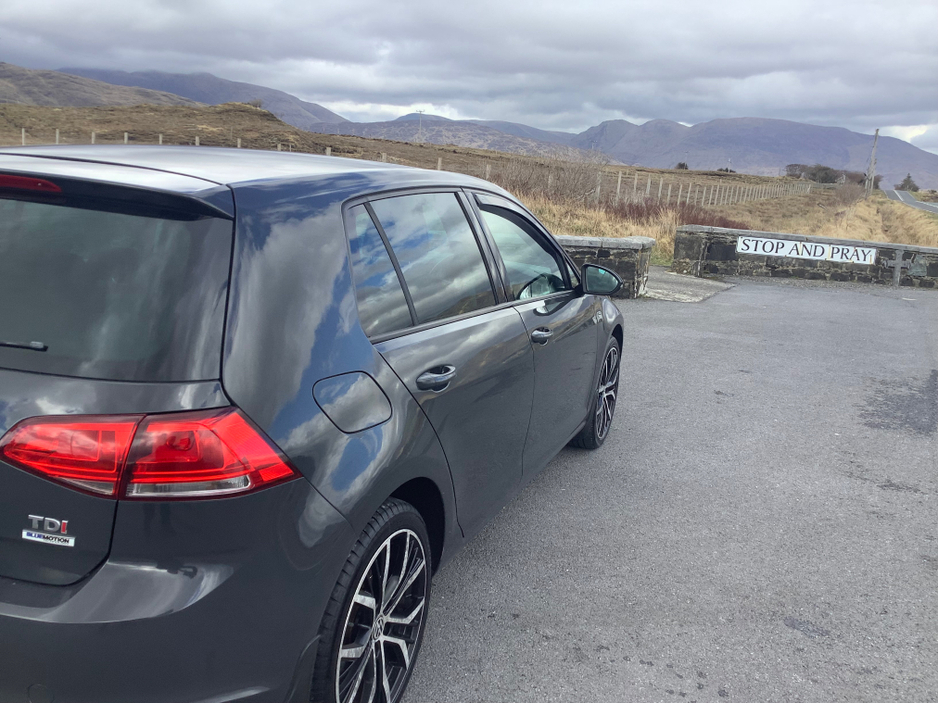 2015 Volkswagen Golf - image 23