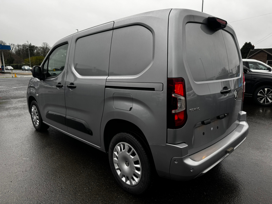2025 Opel Combo - image 3