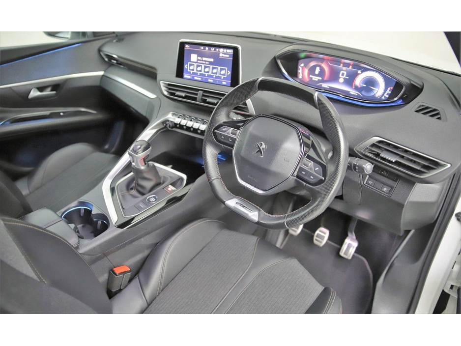 2019 Peugeot 3008 - image 12